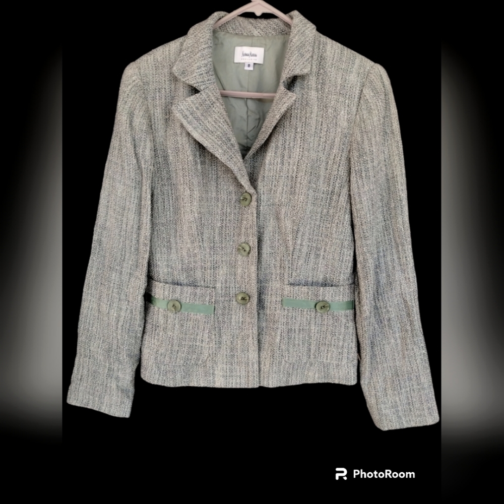 Size 8 Neiman Marcus Suit Blazer & Skirt